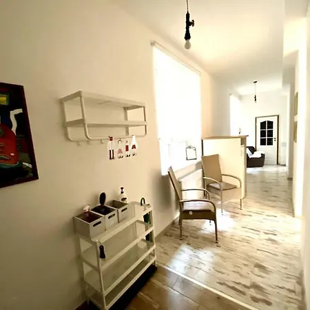 Park Lovely Apartman With Private Parking *