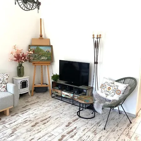 Park Lovely Apartman With Private Parking Apartment *